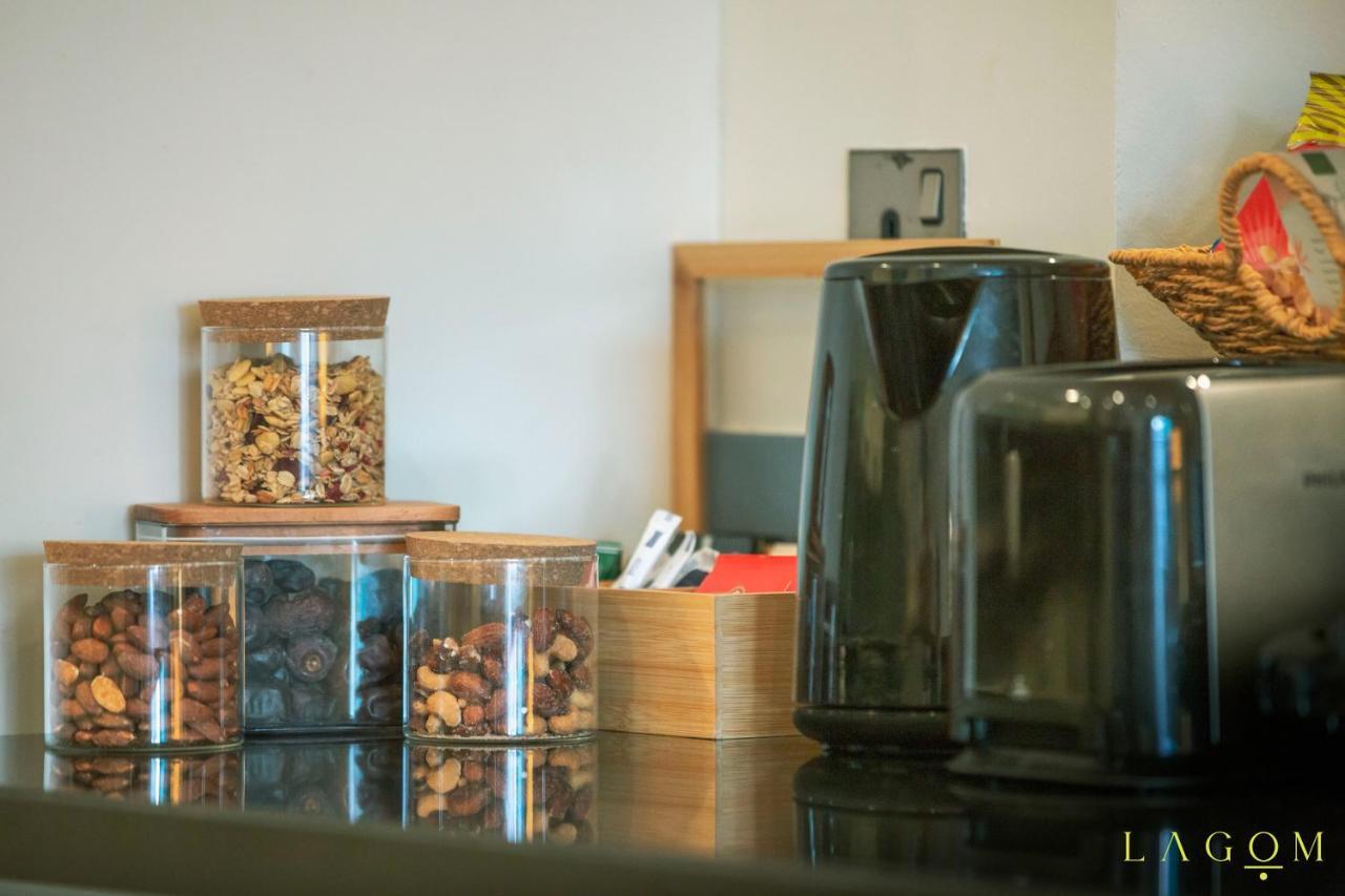 Songs Of The Lake By Lagom - Bonnington Apartment Jumeirah Lake Towers, ดูไบ ภายนอก รูปภาพ